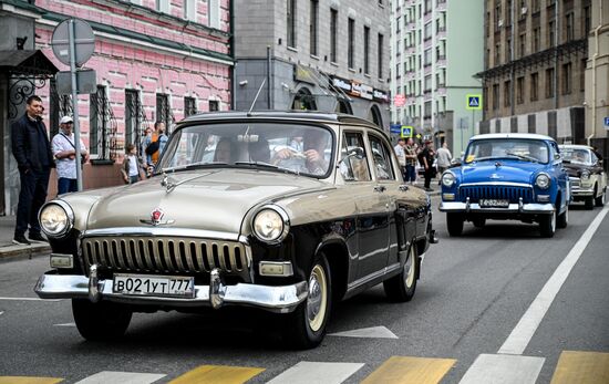 Парад ретротранспорта в Москве