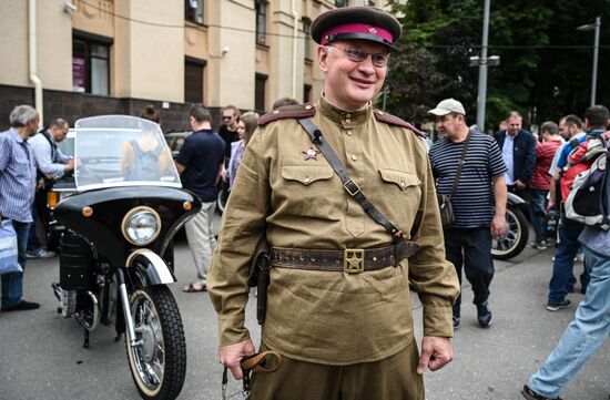 Парад ретротранспорта в Москве