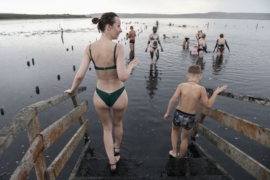 Отдых на озере с лечебной грязью Чокрак в Крыму