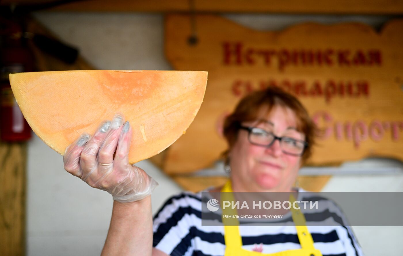 "Мясной" фестиваль на Истринской сыроварне Олега Сироты