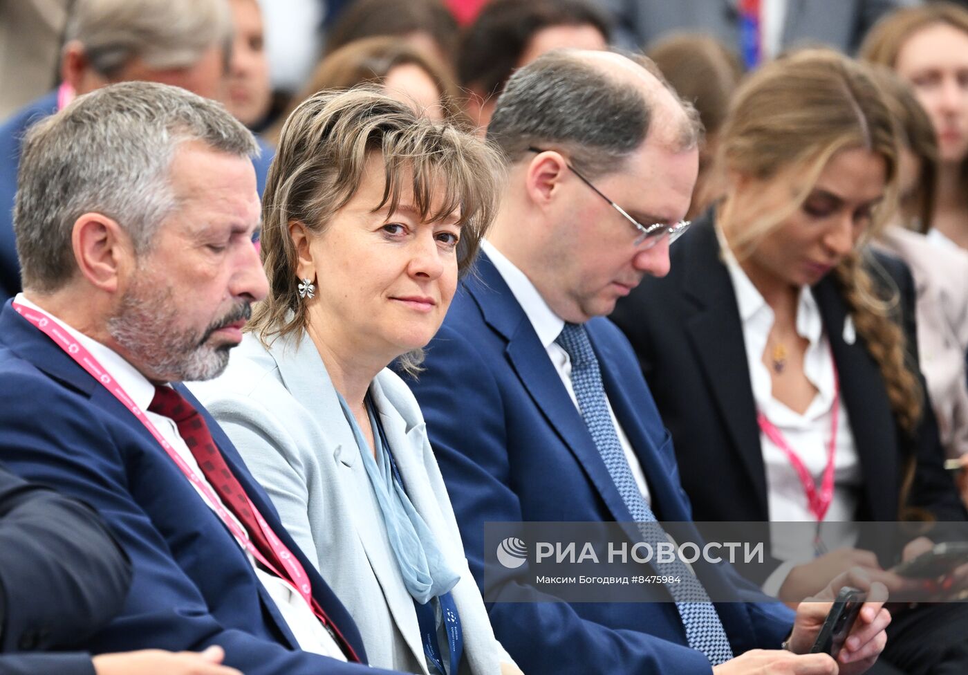 Международная выставка "Иннопром" в Екатеринбурге. День второй