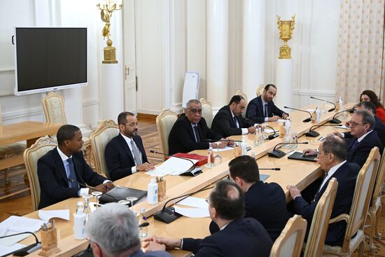Встреча глав МИД РФ и Султаната Омана С. Лаврова и Б. Аль-Бусаиди