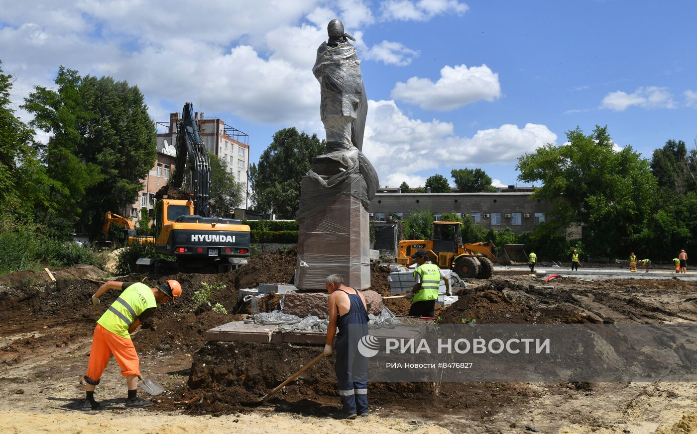 Реконструкция сквера Молодой гвардии в Луганске