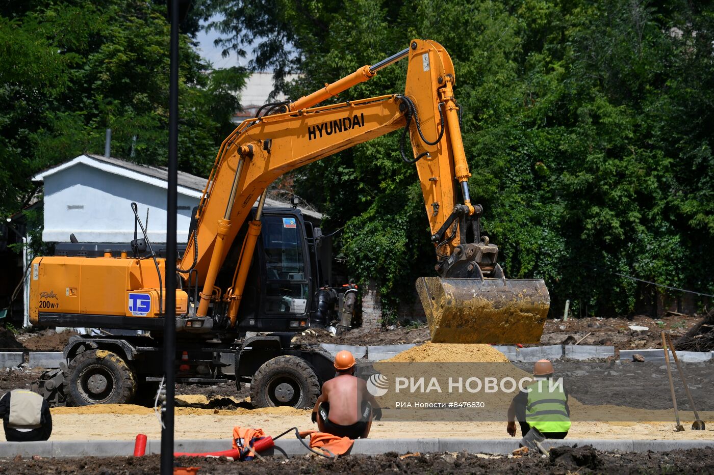 Реконструкция сквера Молодой гвардии в Луганске