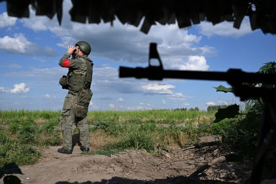 Боевые позиции добровольческого отряда "Барс"