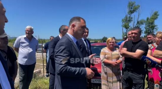 Алан Гаглоев встретился с жителями домов в районе Плодопитомника