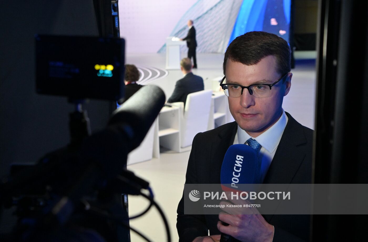 Президент РФ В. Путин посетил форум будущих технологий