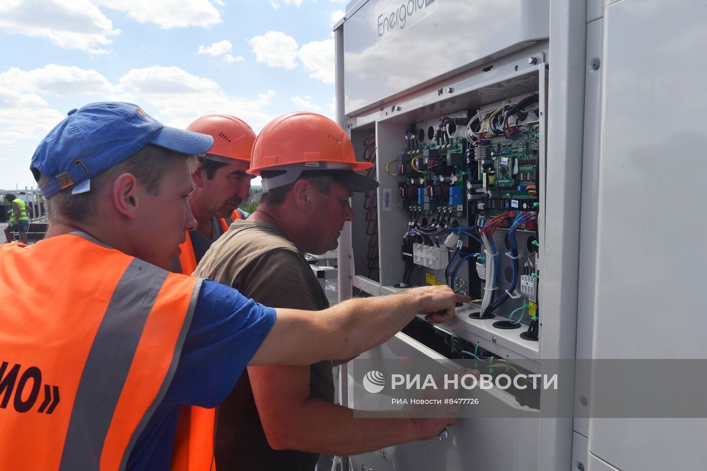 Строительство молодежного центра в Луганске