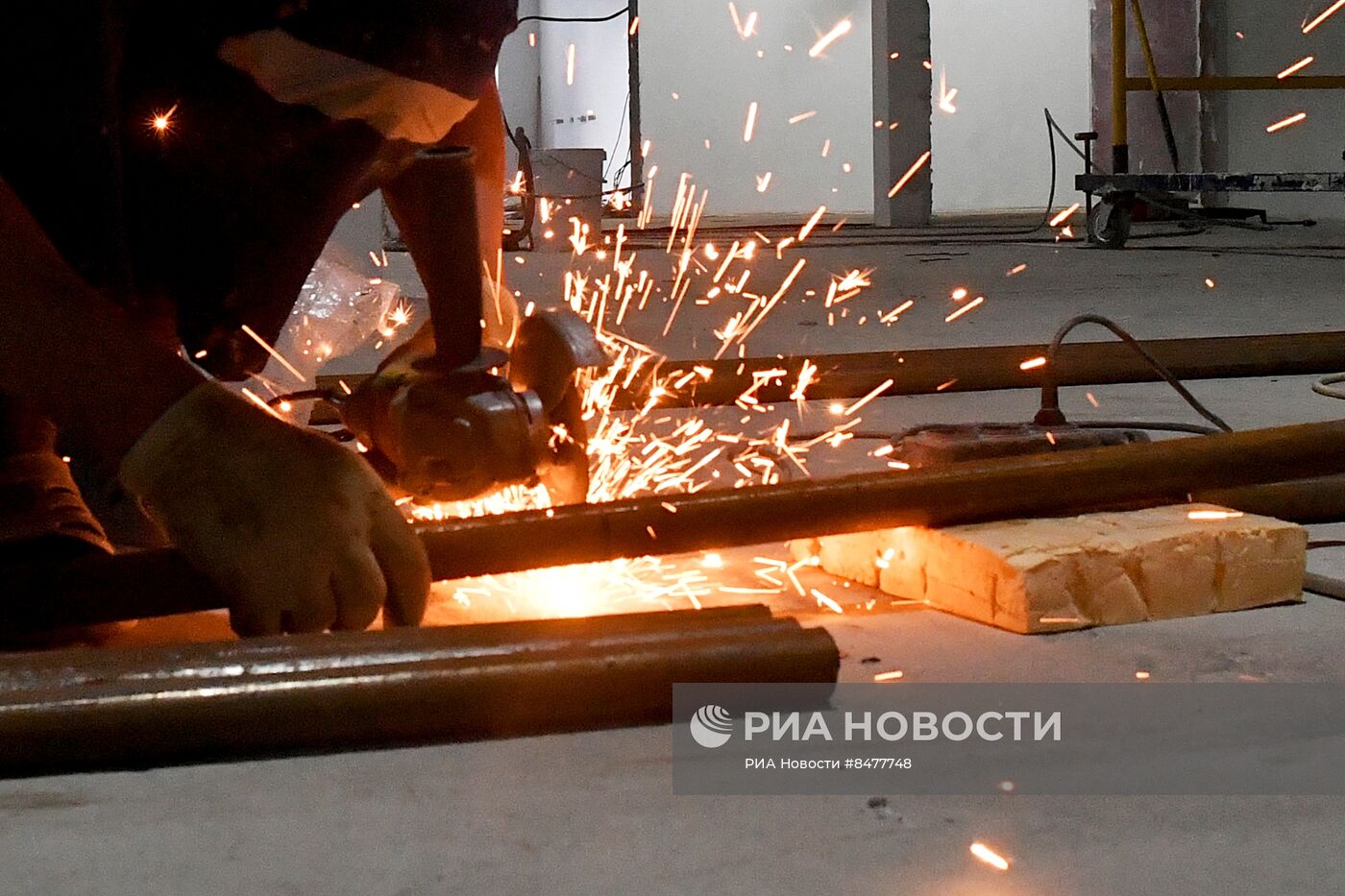 Строительство молодежного центра в Луганске