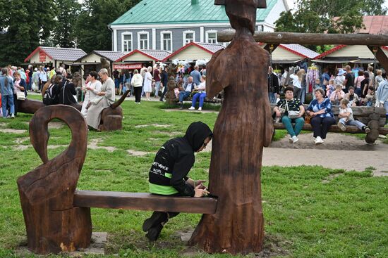 Праздник-фестиваль "День огурца" в Суздале