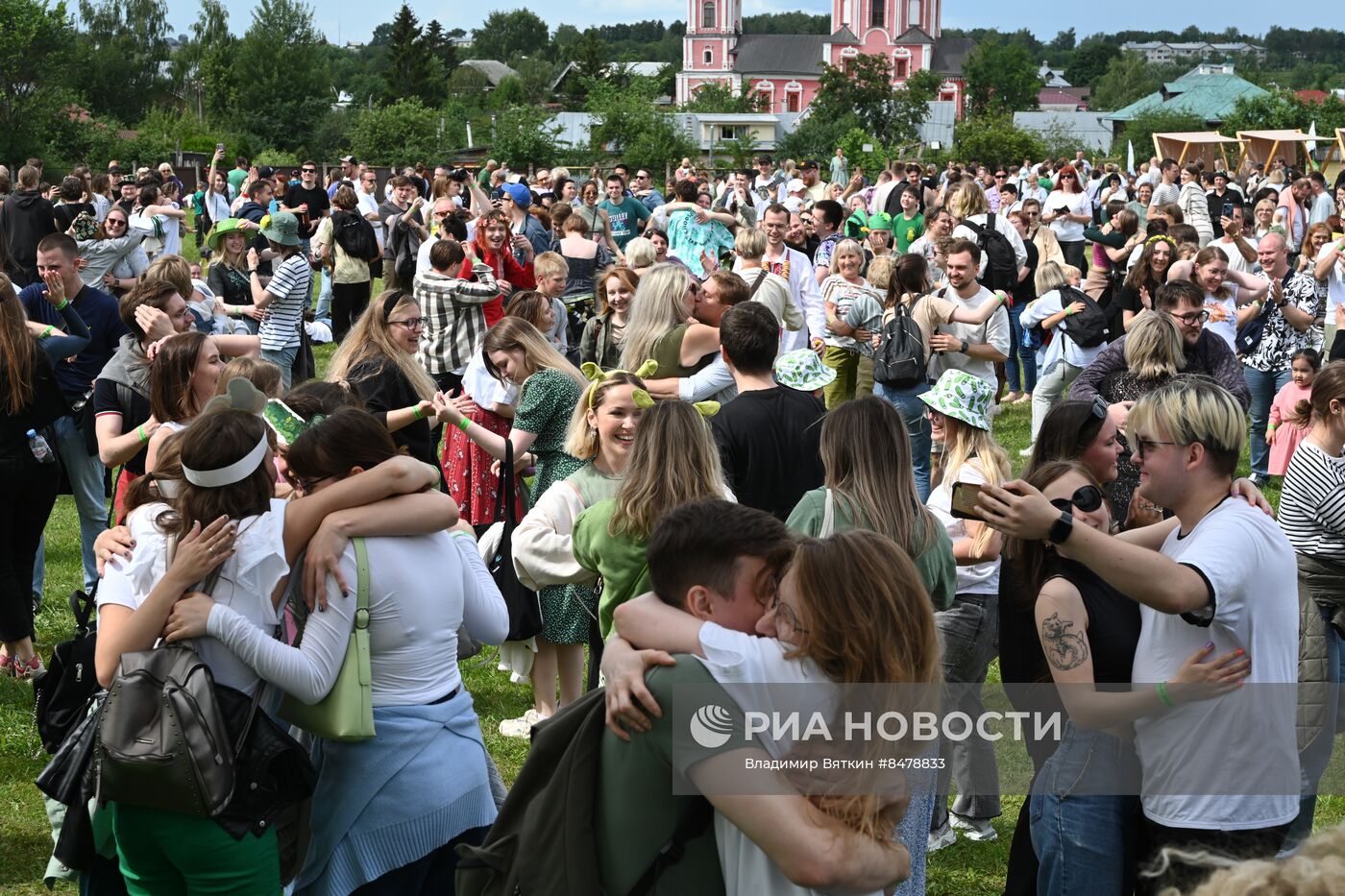 Праздник-фестиваль "День огурца" в Суздале