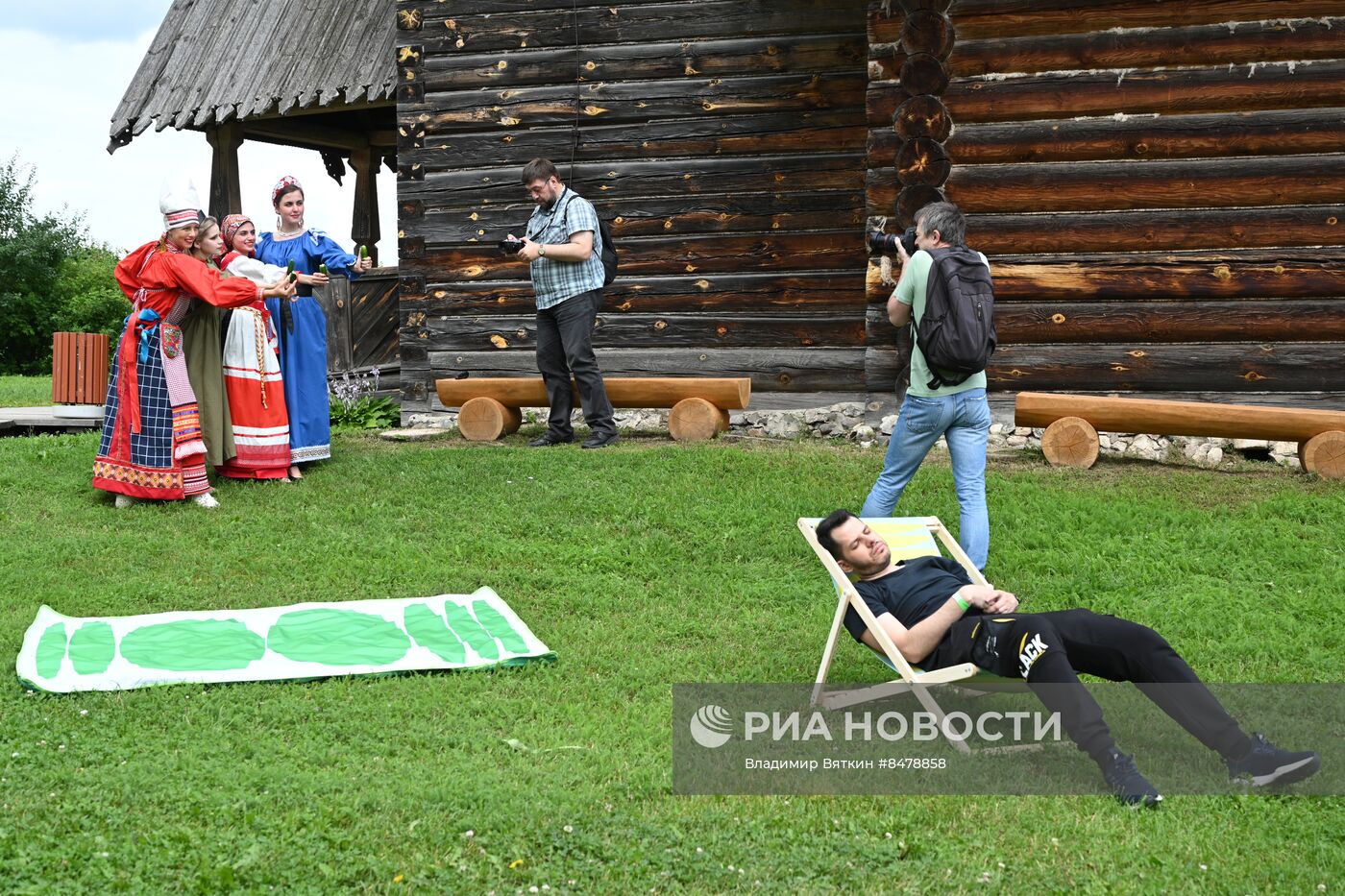 Праздник-фестиваль "День огурца" в Суздале