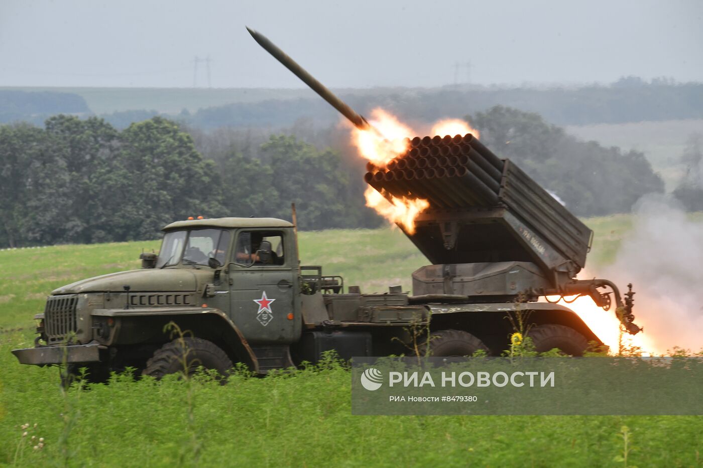 Боевая работа РСЗО БМ-21 "Град" и САУ 2С19 М2 "Мста-С" на Сватовско-Кременном направлении