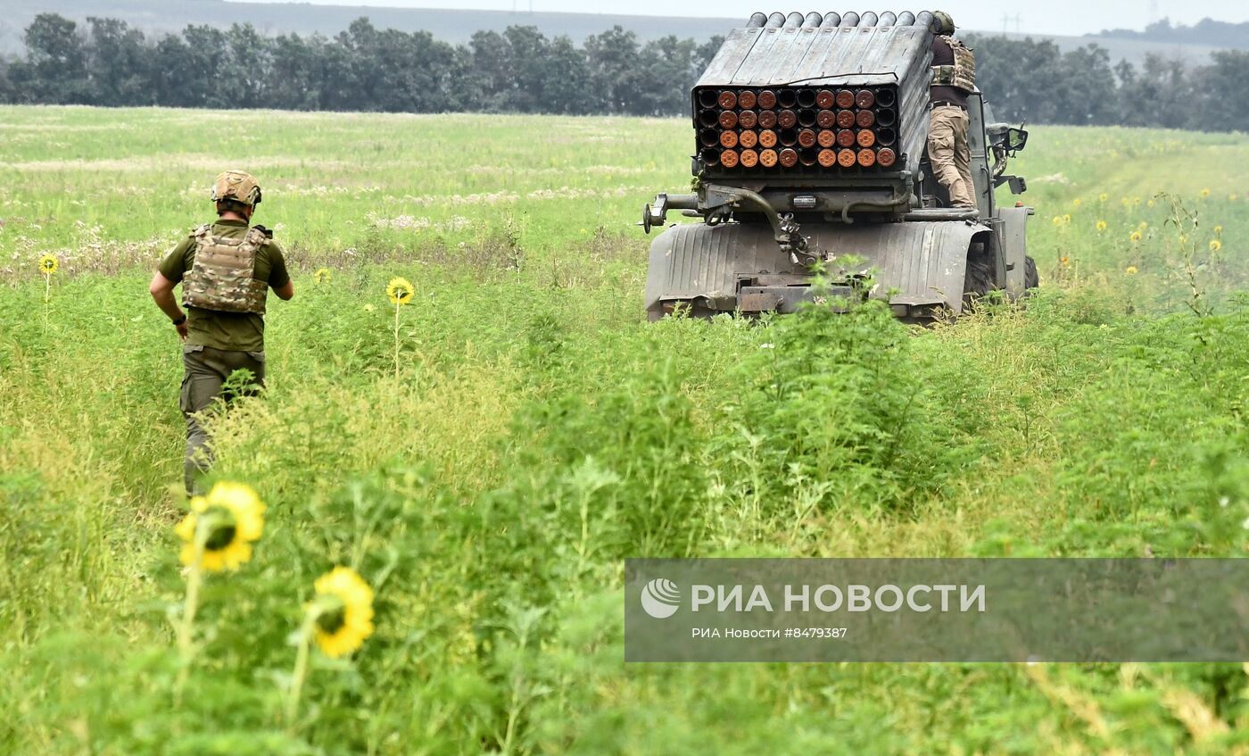 Боевая работа РСЗО БМ-21 "Град" и САУ 2С19 М2 "Мста-С" на Сватовско-Кременном направлении