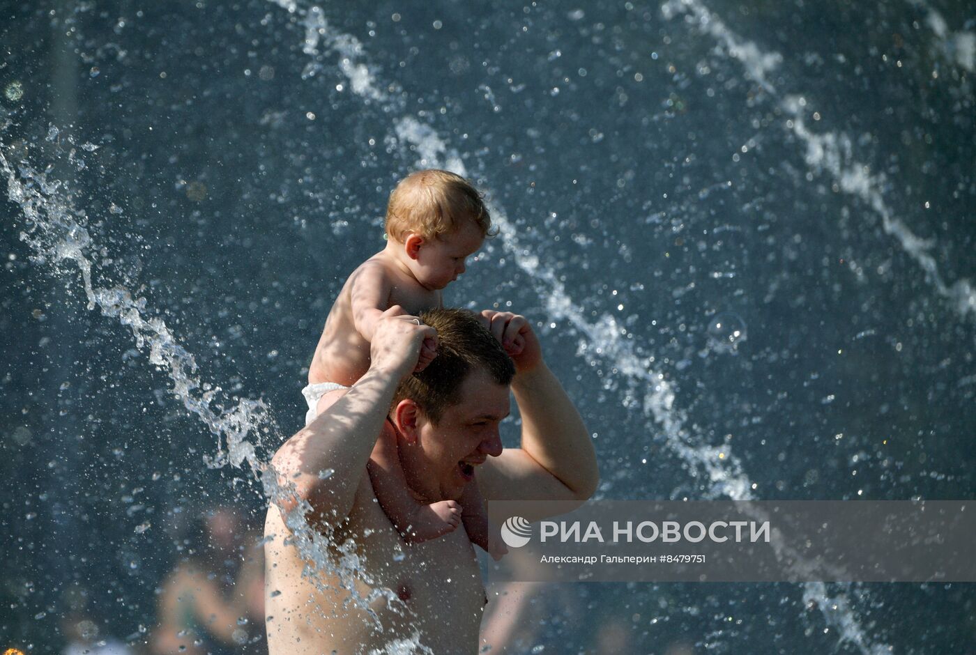 Теплая погода в Санкт-Петербурге