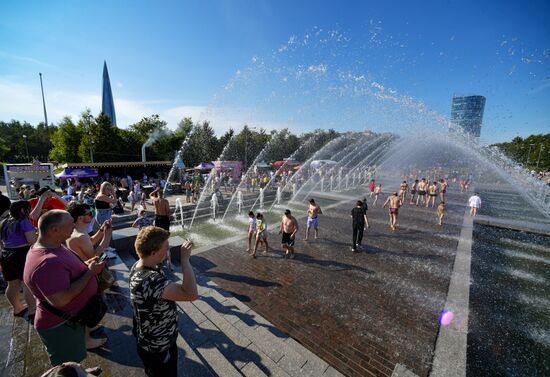 Теплая погода в Санкт-Петербурге