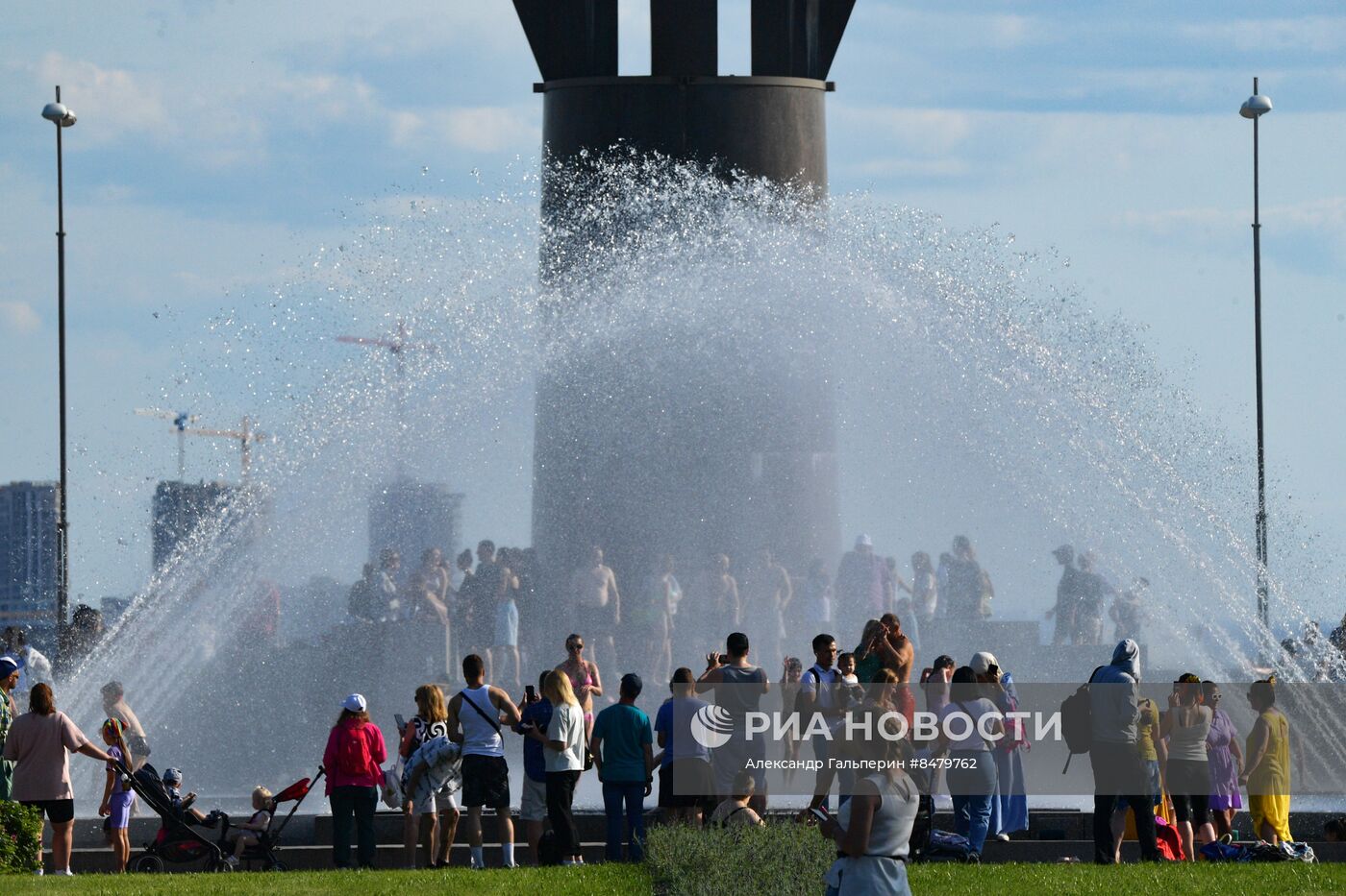 Теплая погода в Санкт-Петербурге
