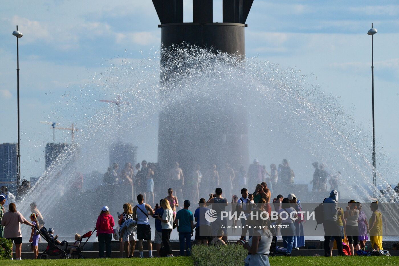 Теплая погода в Санкт-Петербурге