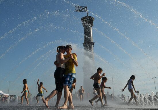 Теплая погода в Санкт-Петербурге