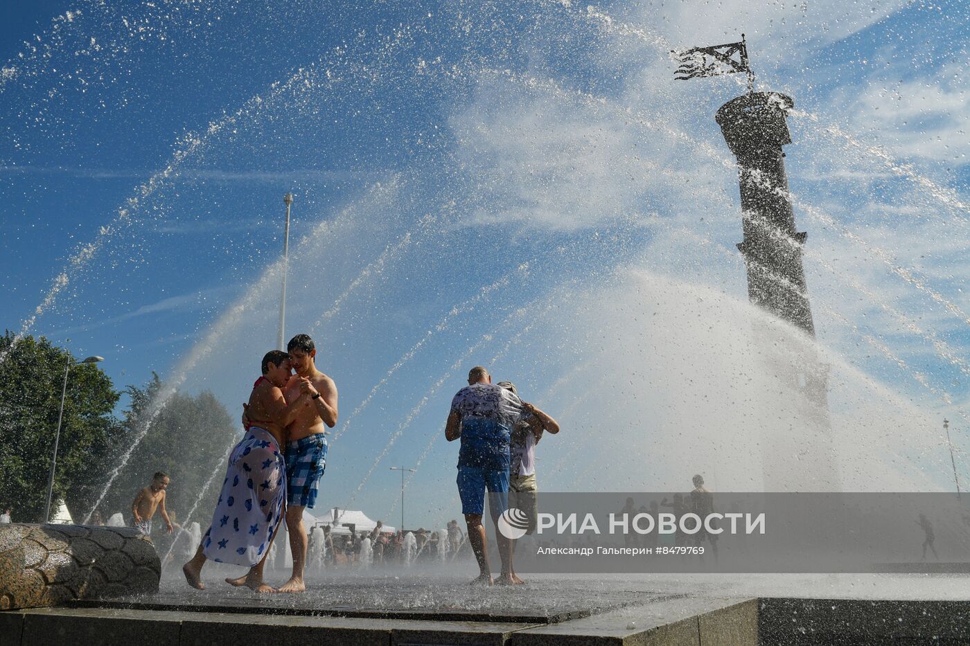 Теплая погода в Санкт-Петербурге