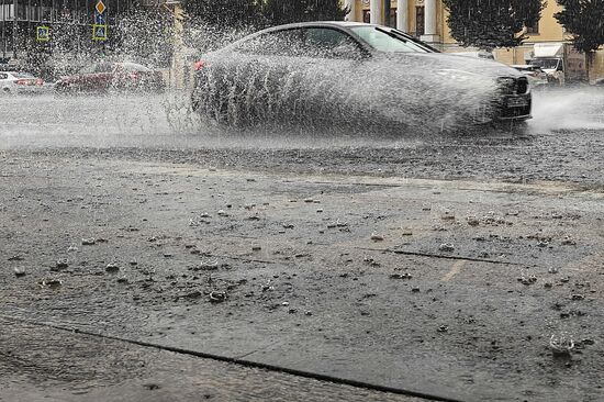 Сильный ливень в Москве