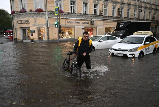 Сильный ливень в Москве