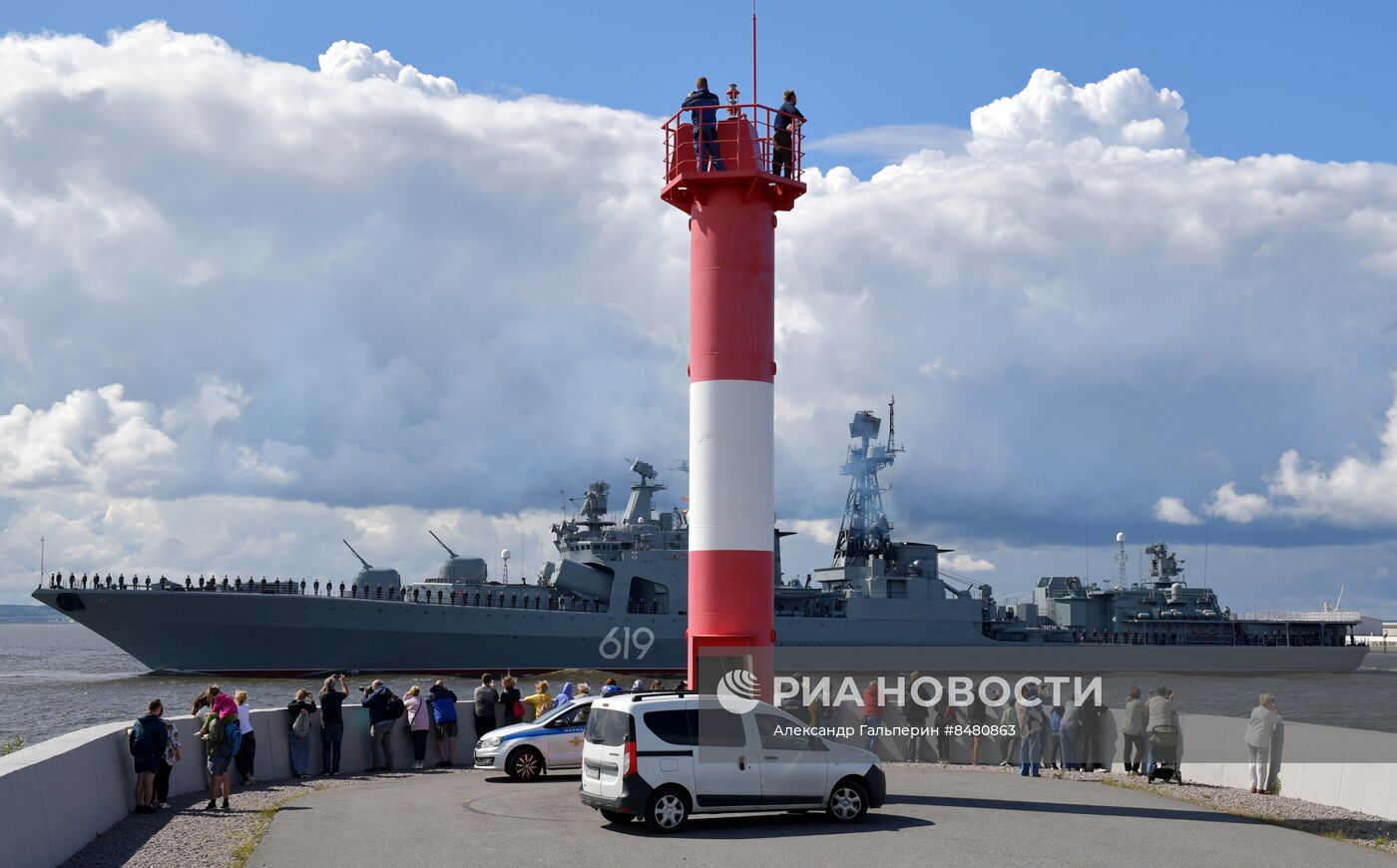 Подготовка ко Дню ВМФ в Санкт-Петербурге