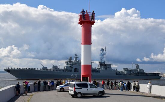 Подготовка ко Дню ВМФ в Санкт-Петербурге