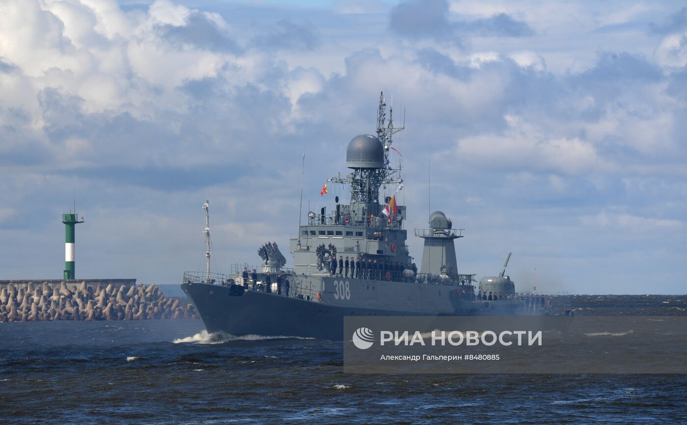 Подготовка ко Дню ВМФ в Санкт-Петербурге