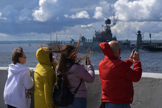 Подготовка ко Дню ВМФ в Санкт-Петербурге