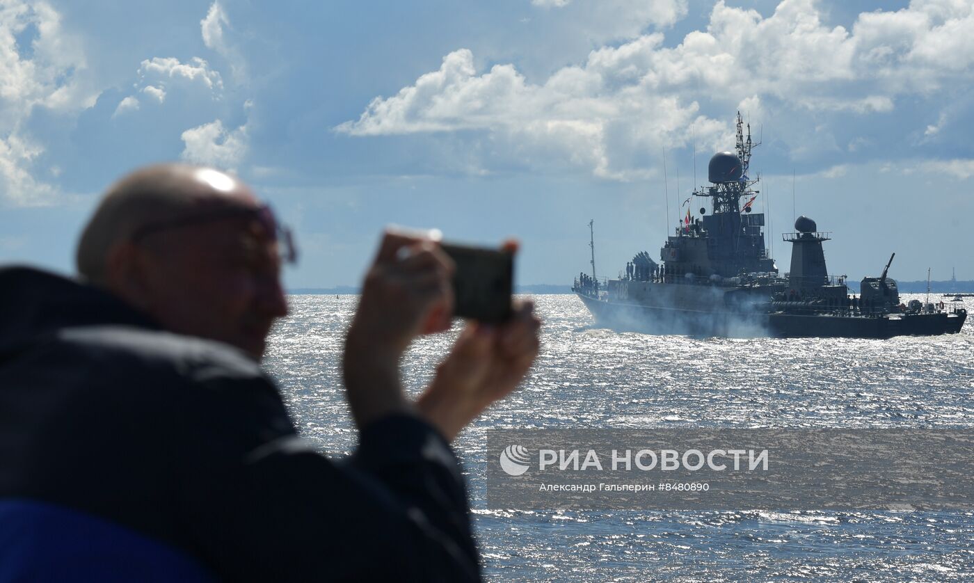 Подготовка ко Дню ВМФ в Санкт-Петербурге