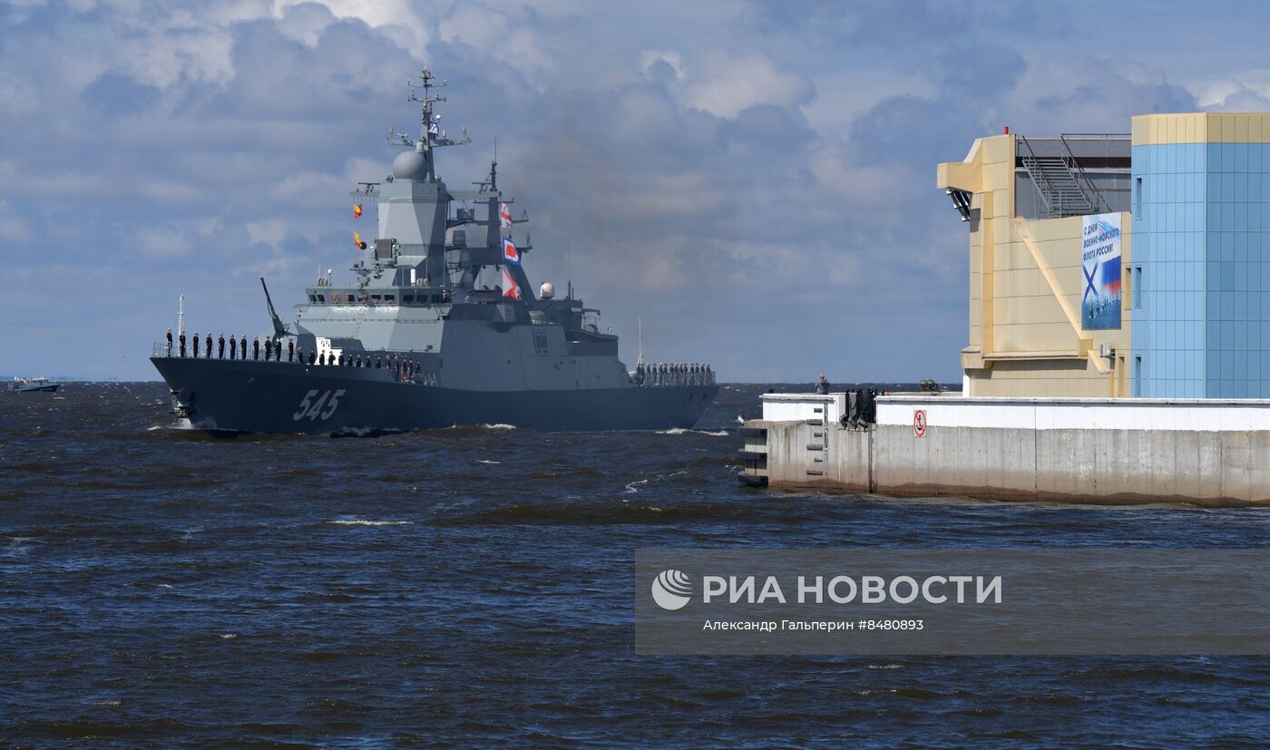 Подготовка ко Дню ВМФ в Санкт-Петербурге