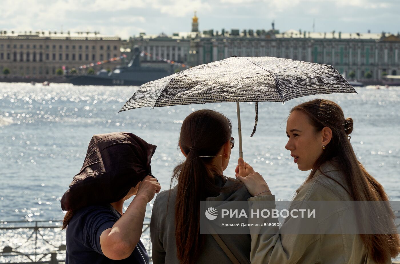 Подготовка ко Дню ВМФ в Санкт-Петербурге