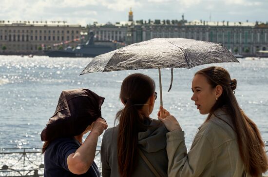 Подготовка ко Дню ВМФ в Санкт-Петербурге