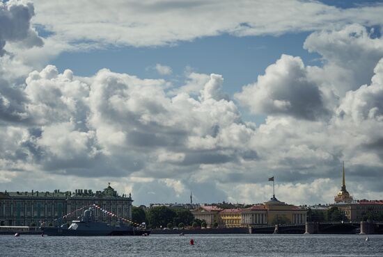 Подготовка ко Дню ВМФ в Санкт-Петербурге