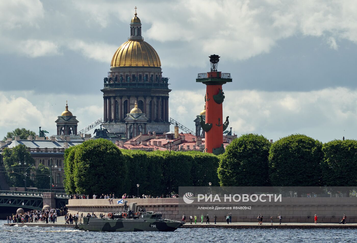 Подготовка ко Дню ВМФ в Санкт-Петербурге