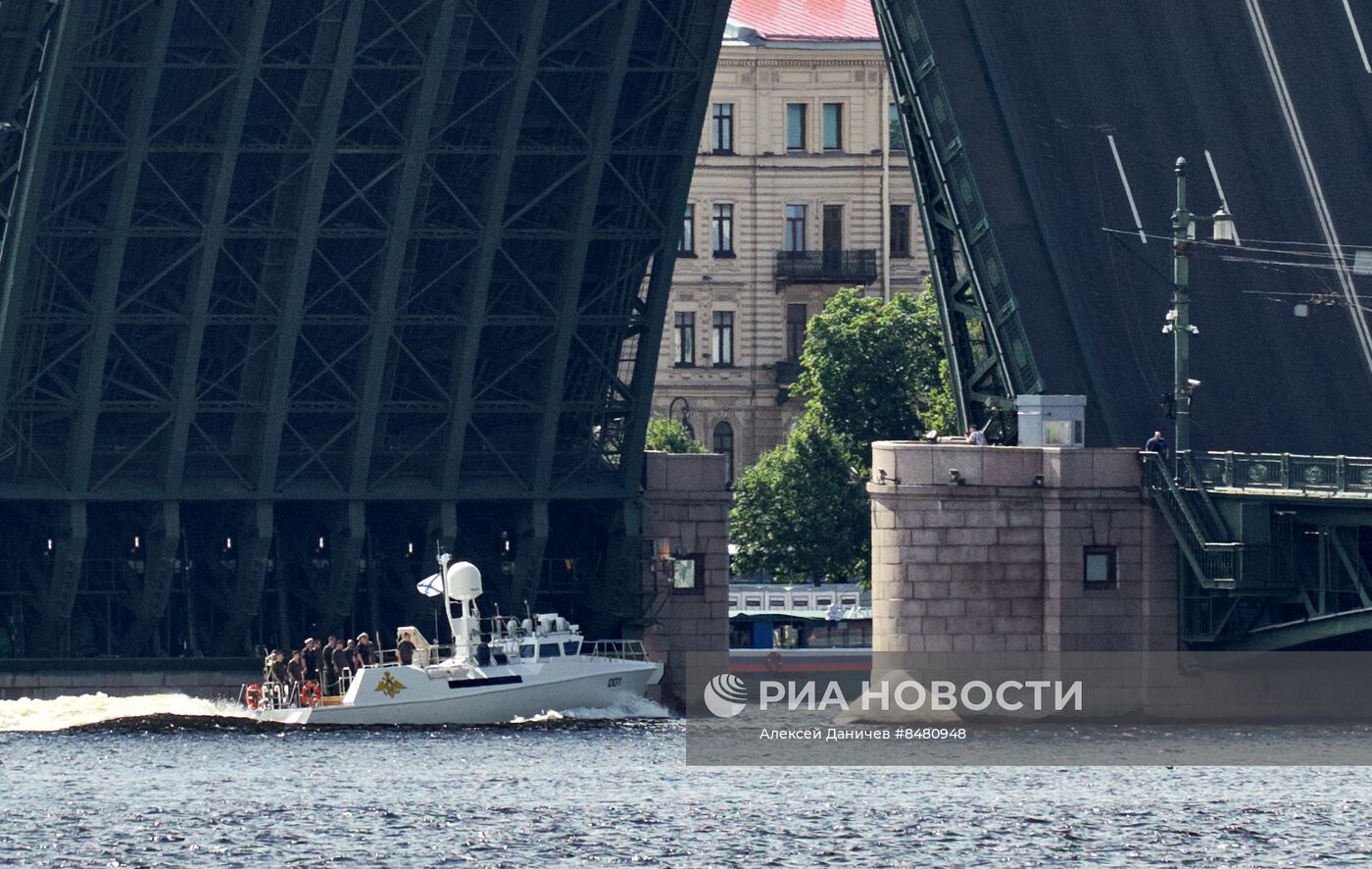 Подготовка ко Дню ВМФ в Санкт-Петербурге