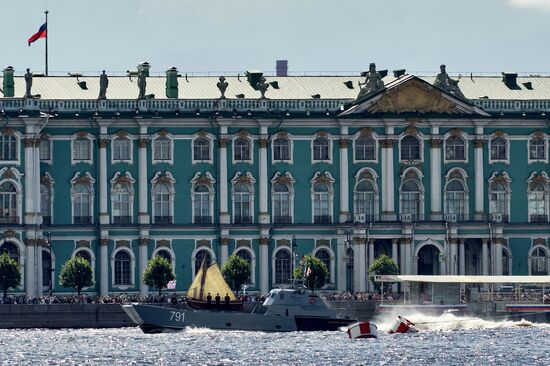 Подготовка ко Дню ВМФ в Санкт-Петербурге