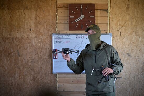 Военнослужащие ЦВО проходят подготовку операторов БПЛА в зоне проведения СВО