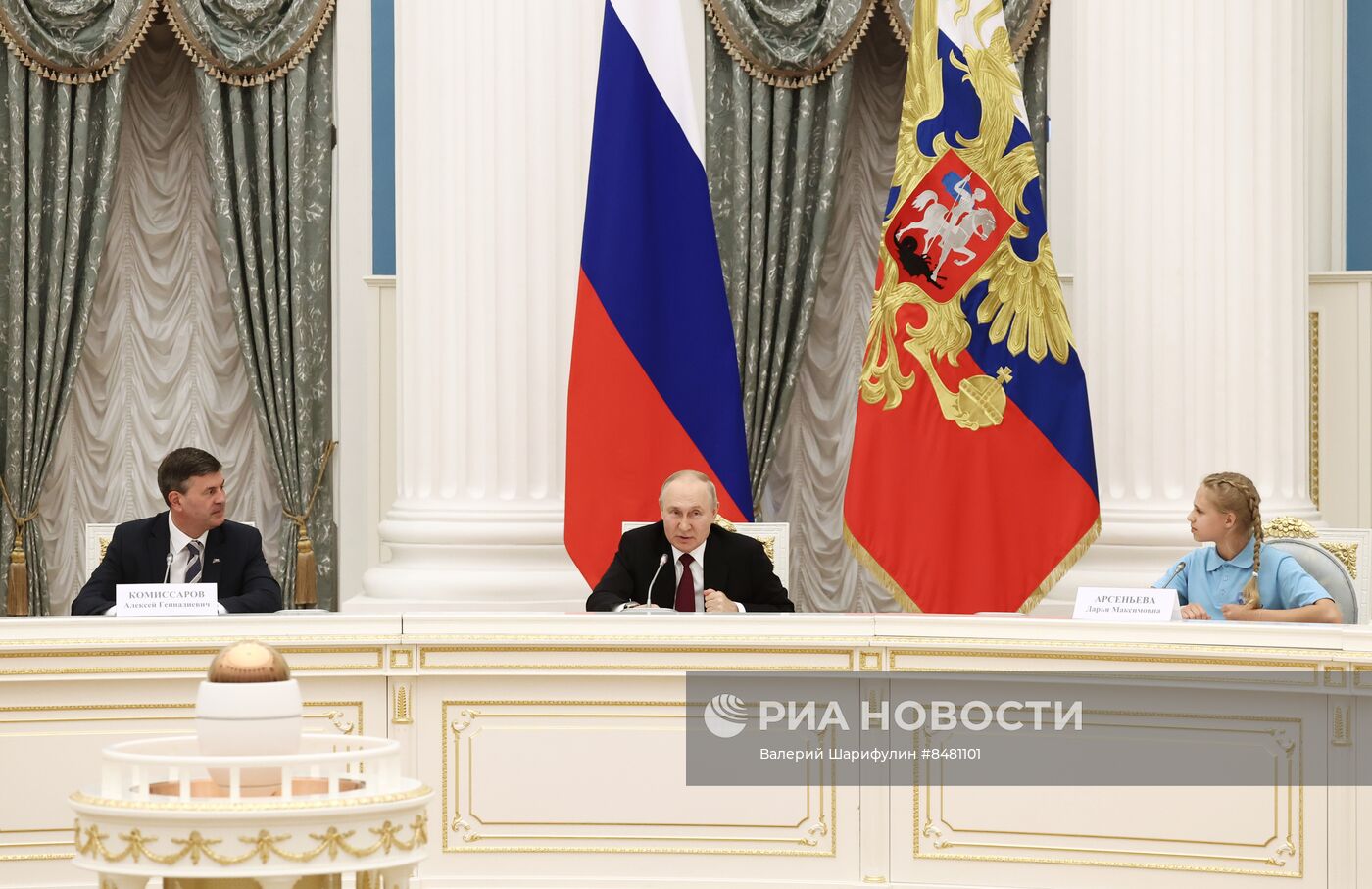 Президент РФ В. Путин провел заседание Наблюдательного совета АНО "Россия - страна возможностей"