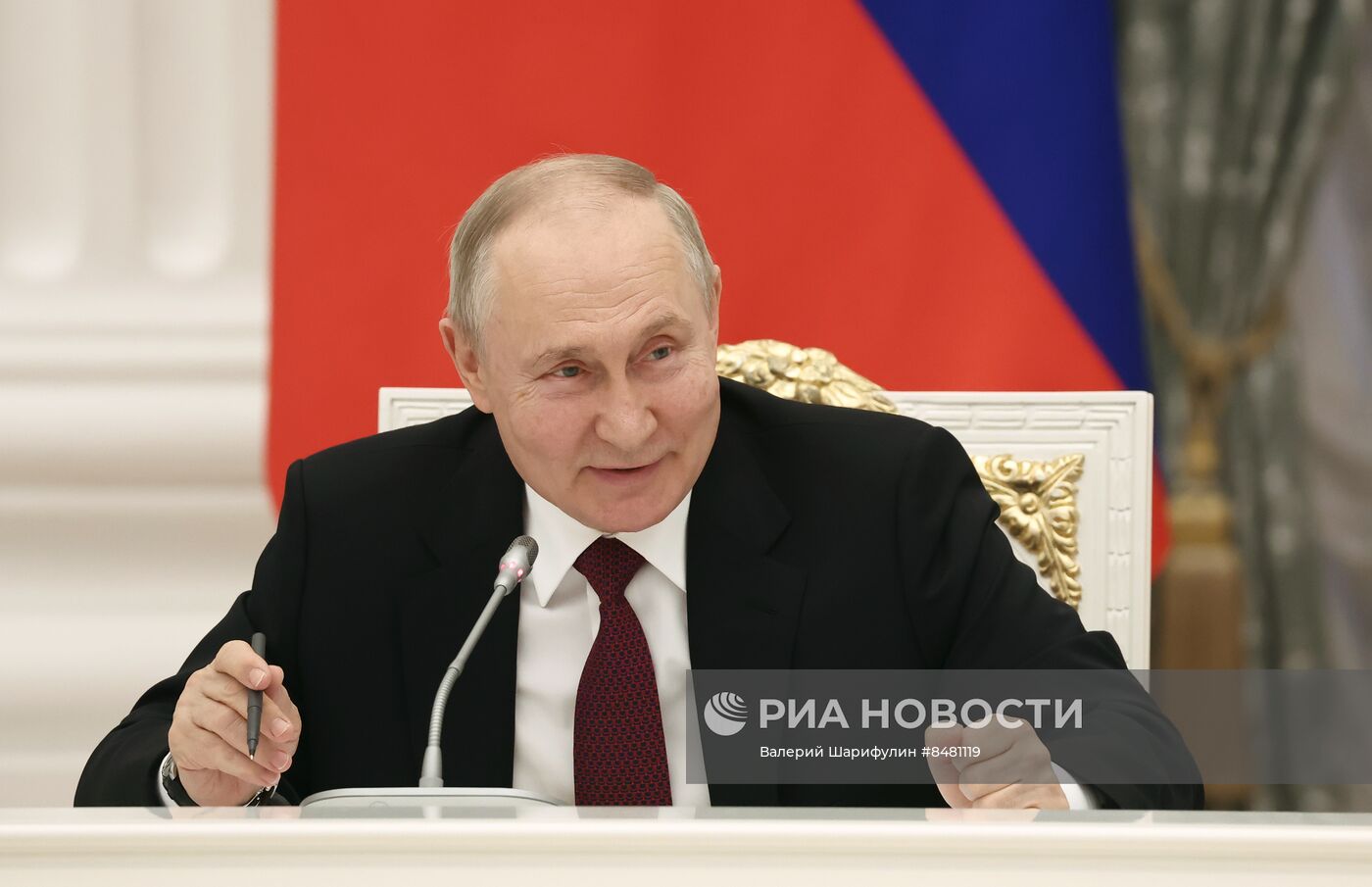 Президент РФ В. Путин провел заседание Наблюдательного совета АНО "Россия - страна возможностей"