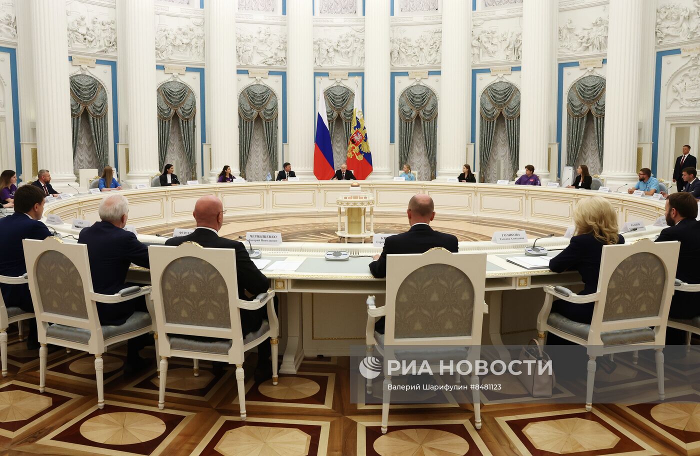 Президент РФ В. Путин провел заседание Наблюдательного совета АНО "Россия - страна возможностей"