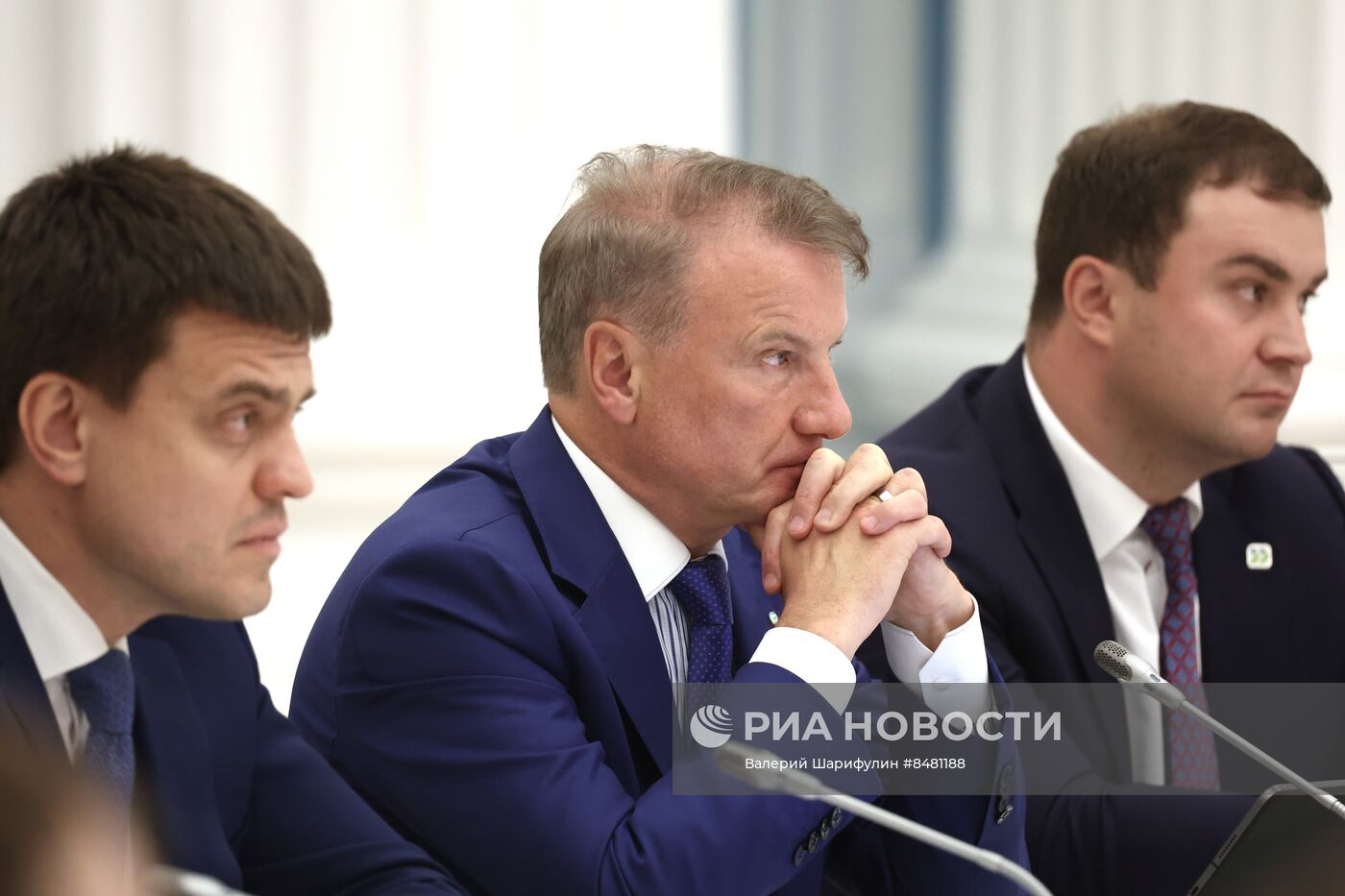 Президент РФ В. Путин провел заседание Наблюдательного совета АНО "Россия - страна возможностей"