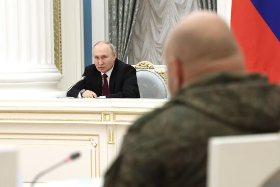 Президент РФ В. Путин провел заседание Наблюдательного совета АНО "Россия - страна возможностей"