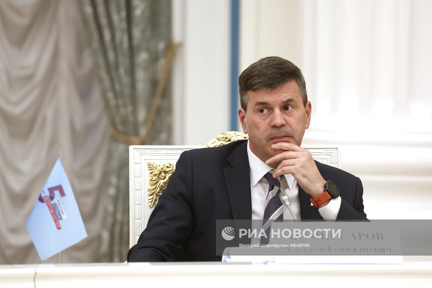 Президент РФ В. Путин провел заседание Наблюдательного совета АНО "Россия - страна возможностей"