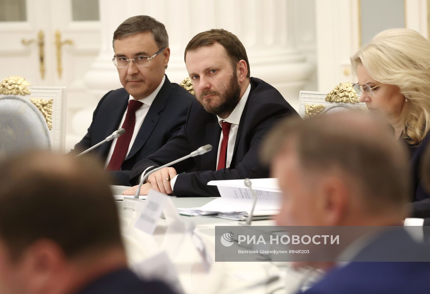 Президент РФ В. Путин провел заседание Наблюдательного совета АНО "Россия - страна возможностей"