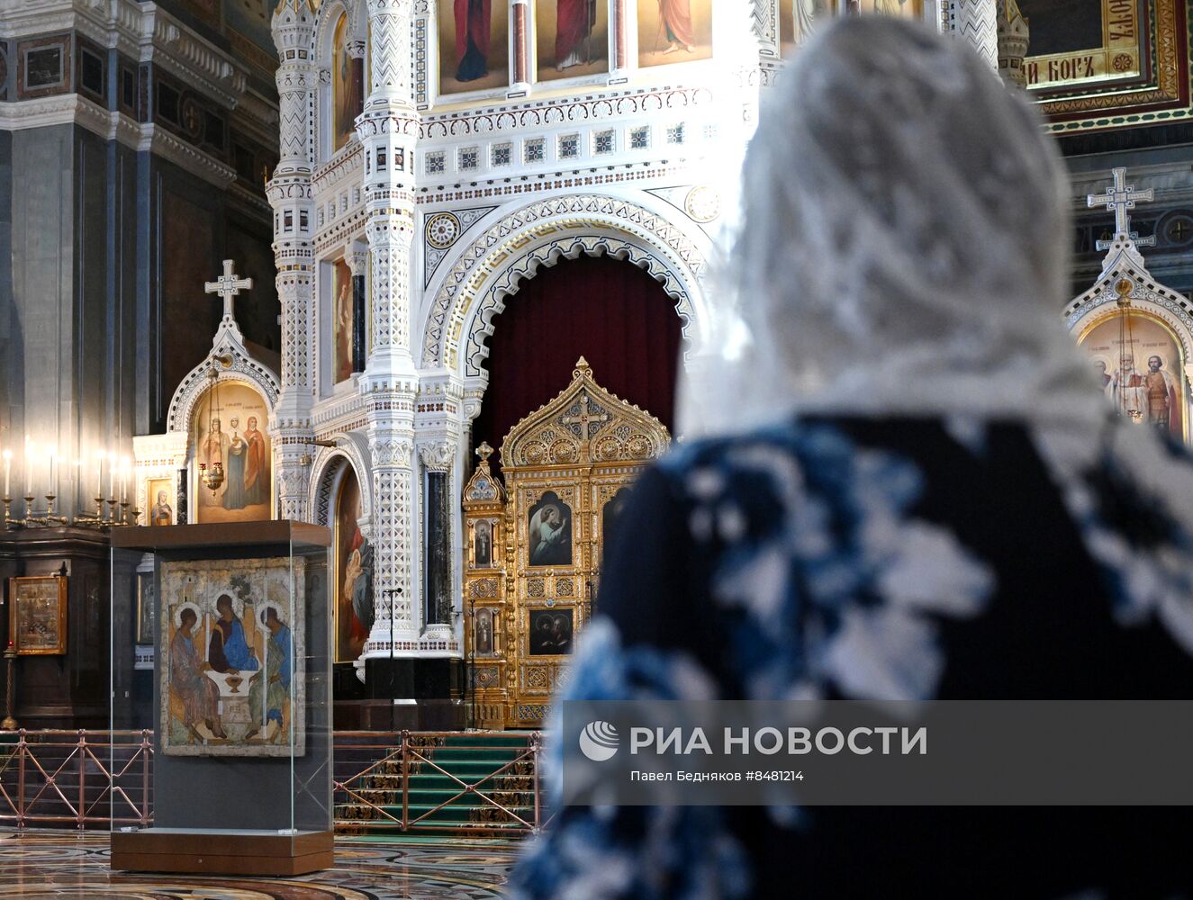 Прибытие иконы А. Рублева "Троица" в реставрационный центр им. Грабаря