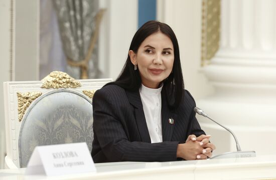 Президент РФ В. Путин провел заседание Наблюдательного совета АНО "Россия - страна возможностей"