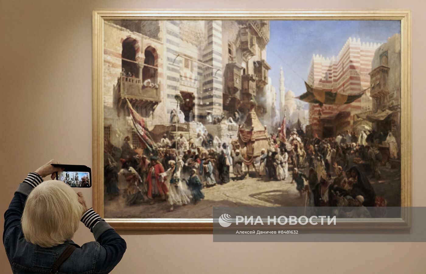 Пресс-показ выставки "Африка в русском искусстве" в Петербурге
