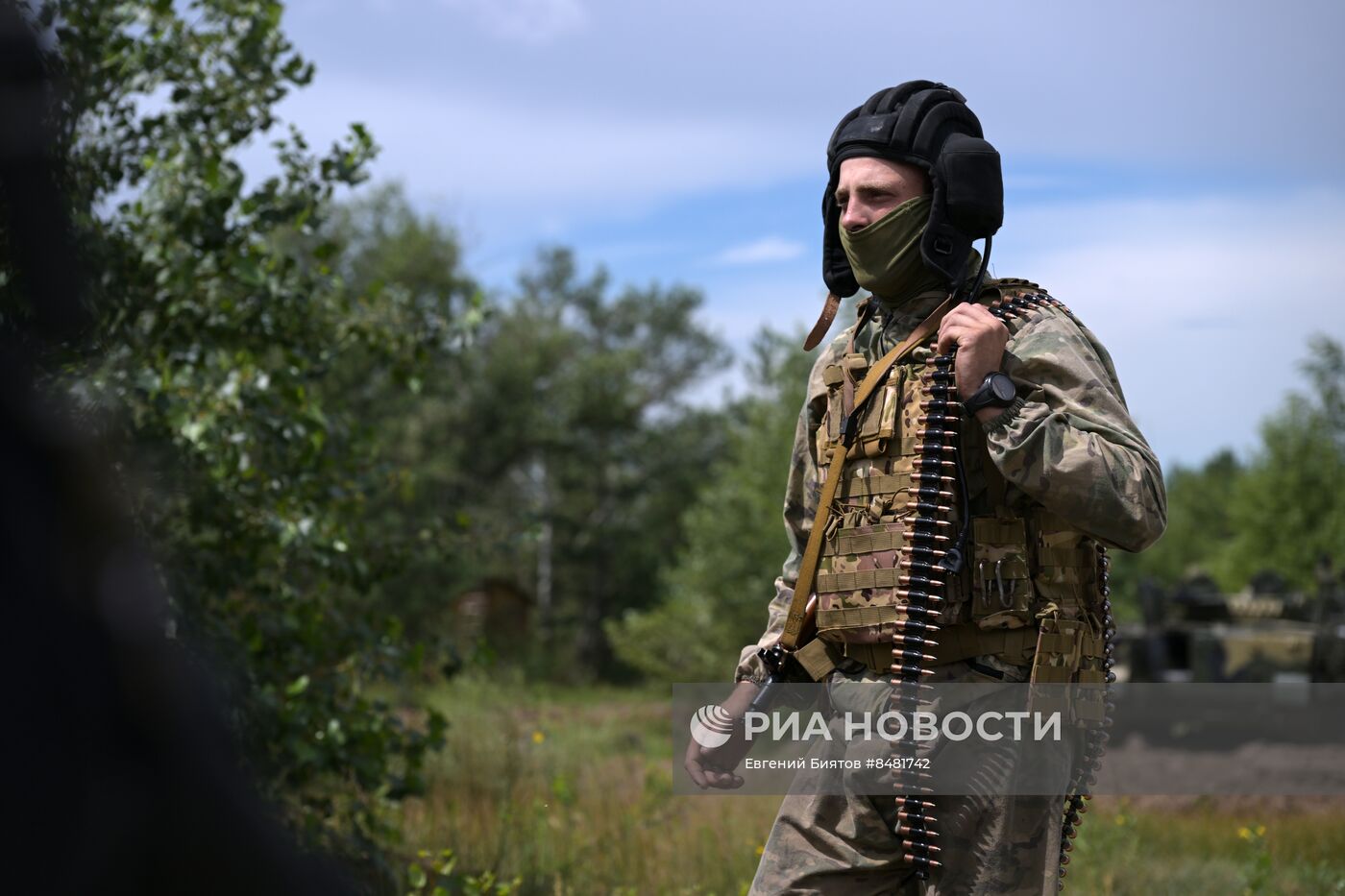 Добровольцы ЦВО проходят подготовку на БМП-3 в тыловом районе проведения СВО